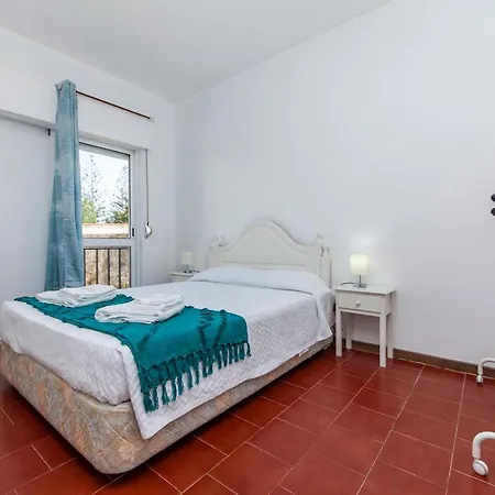E - Local Da Trindade Lagos
